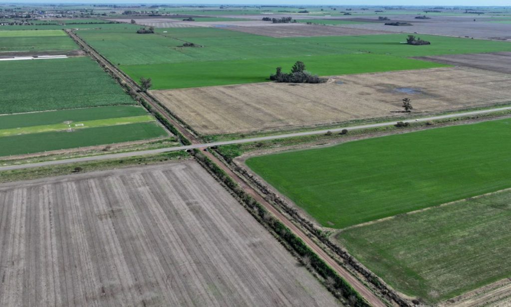 Se puso en marcha la limpieza del Canal Los Llanos para prevenir inundaciones en la ciudad de Gálvez
