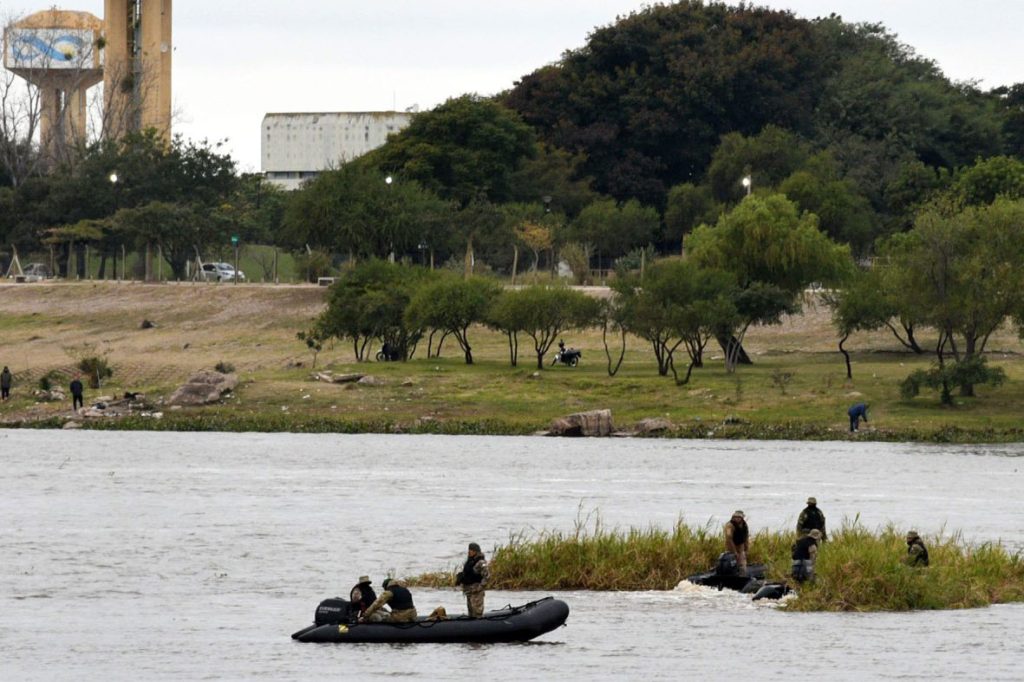Continúa el trabajo de limpieza de la laguna Setúbal de cara a los Juegos Sudamericanos 2026