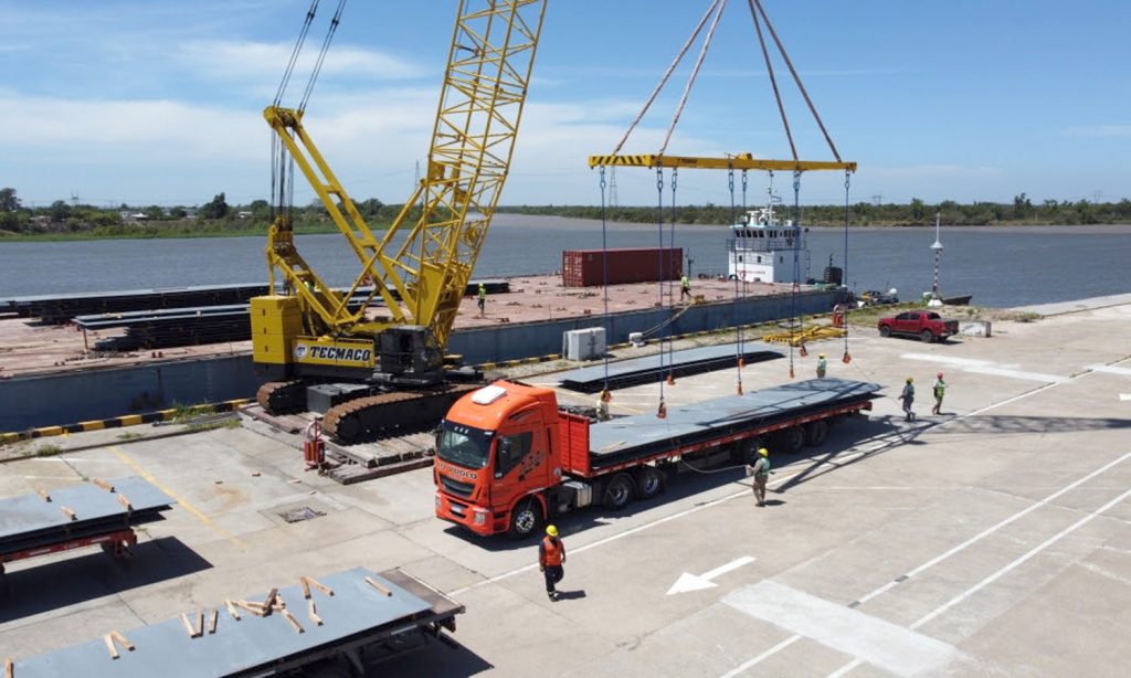 Intensa actividad registra el Puerto de Santa Fe en todas sus terminales portuarias
