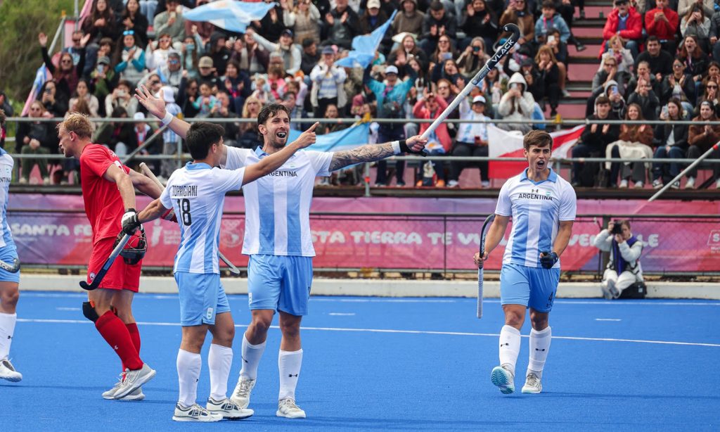 La ciudad de Santa Fe vivió una fiesta de la mano de Las Leonas y Los Leones