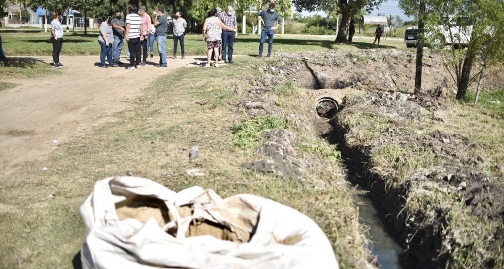Comenzaron las obras hídricas solicitadas por los vecinos de Alto Verde