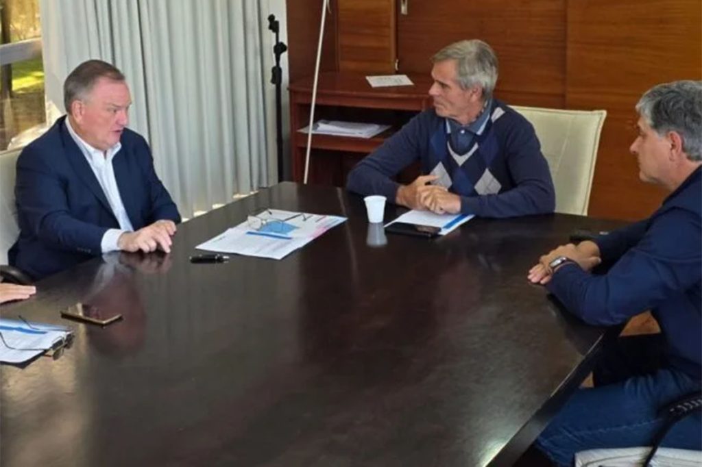 El senador Michlig analizó con autoridades de la Vialidad provincial la marcha de obras viales del departamento San Cristóbal