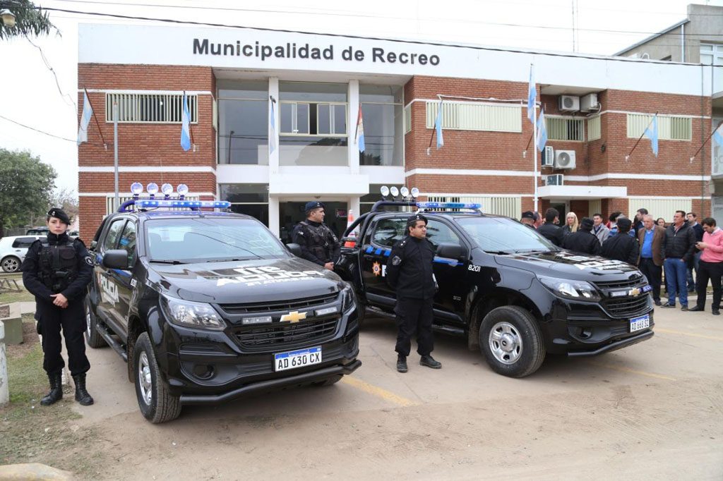 El Comando Radioeléctrico de Recreo recibió dos camionetas nuevas