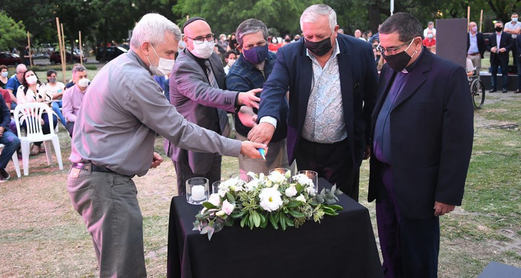 La ciudad de Santa Fe conmemoró un nuevo aniversario de la Noche de los Cristales Rotos