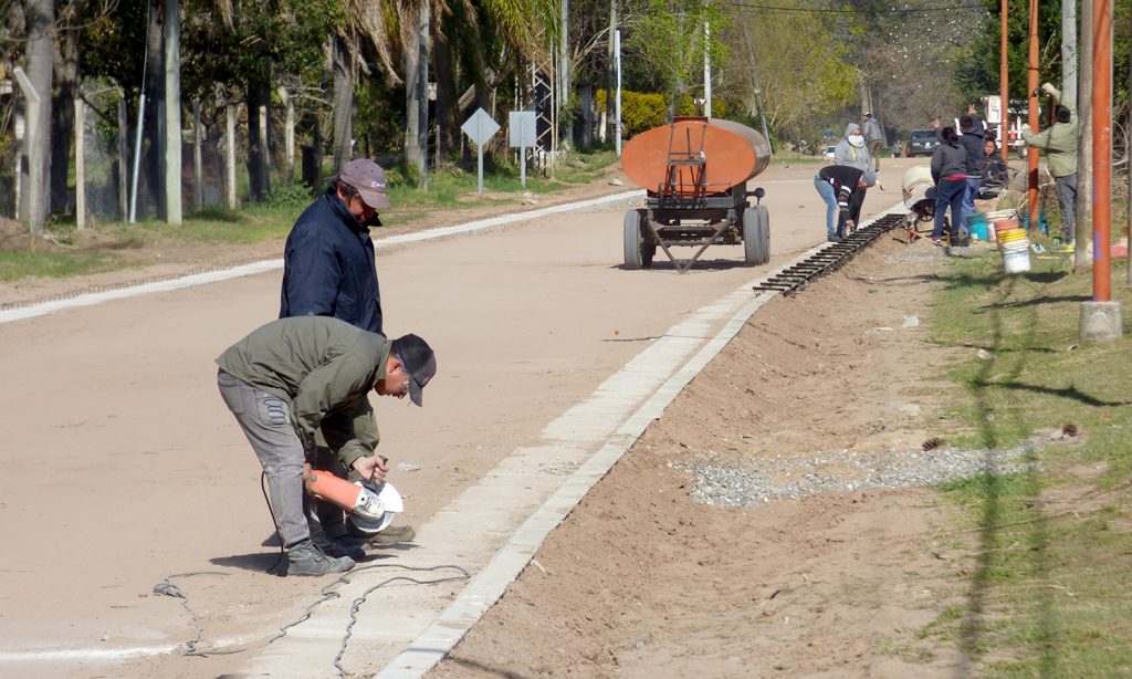 La Comuna de Arroyo Leyes suma 16 cuadras de pavimento para mejorar el acceso a los barrios
