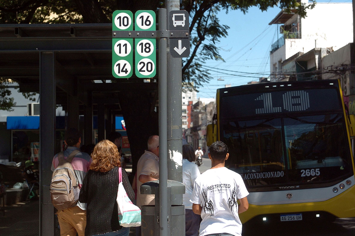 Nuevo aumento del boleto de colectivo en la ciudad de Santa Fe y vuelve el descuento para quienes usan la tarjeta SUBE