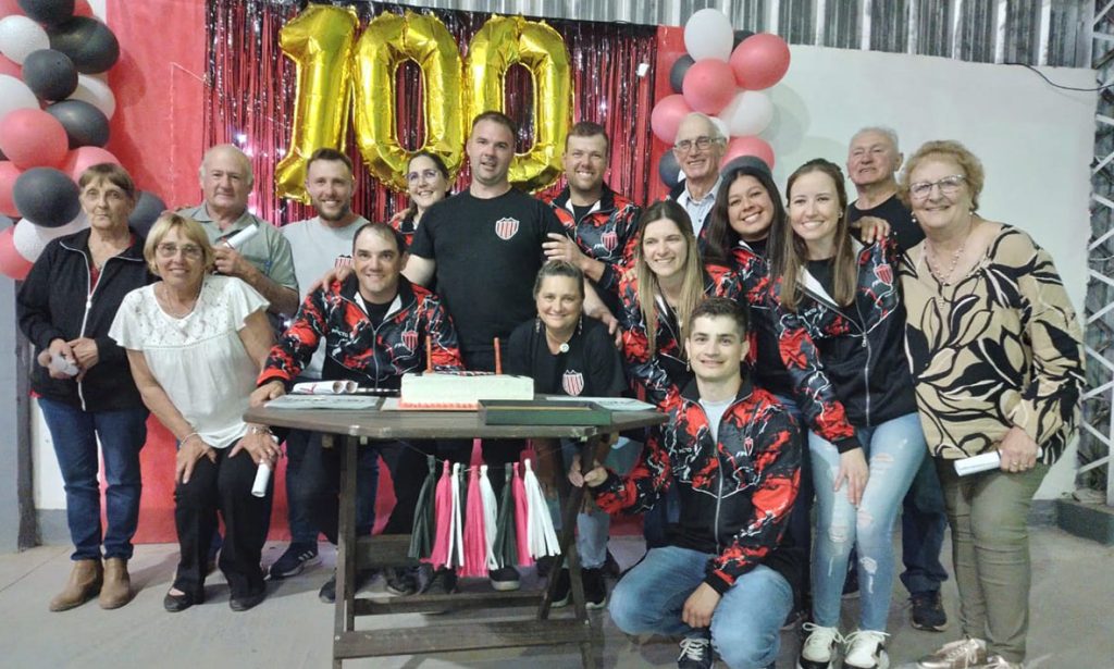 El Club Peñarol de Cabal festejó su primer siglo de vida institucional