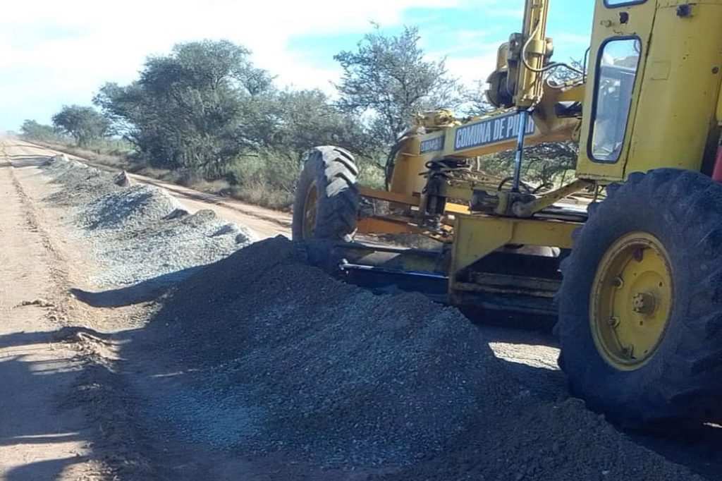 Comenzaron los trabajos en el último tramo del ripiado del camino Pilar-Aurelia