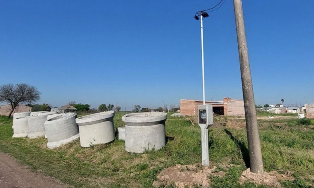 Pilar suma más de 1.700 metros a su red cloacal para que muchas familias dejen para siempre los pozos negros