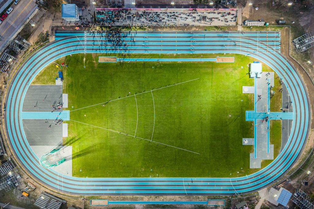 En la capital provincial quedaron inauguradas la nueva pista de atletismo del CARD y las obras de Bulevar Tacca