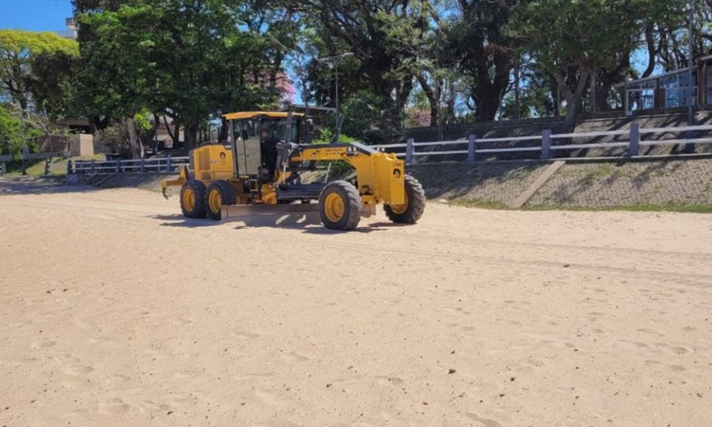 En la ciudad de Santa Fe se comenzó a poner a punto las playas y su entorno para el próximo verano