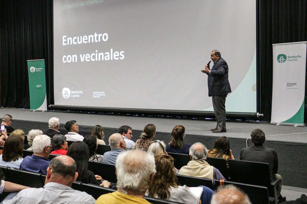 El intendente Poletti recibió a más de 90 vecinalistas, les expuso un balance de gestión y escuchó sus pedidos