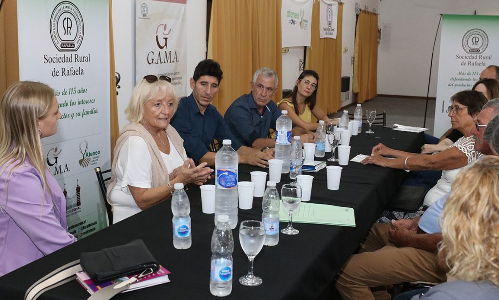 Productores afectados por la sequía de los departamentos Las Colonias y Castellanos recibieron créditos