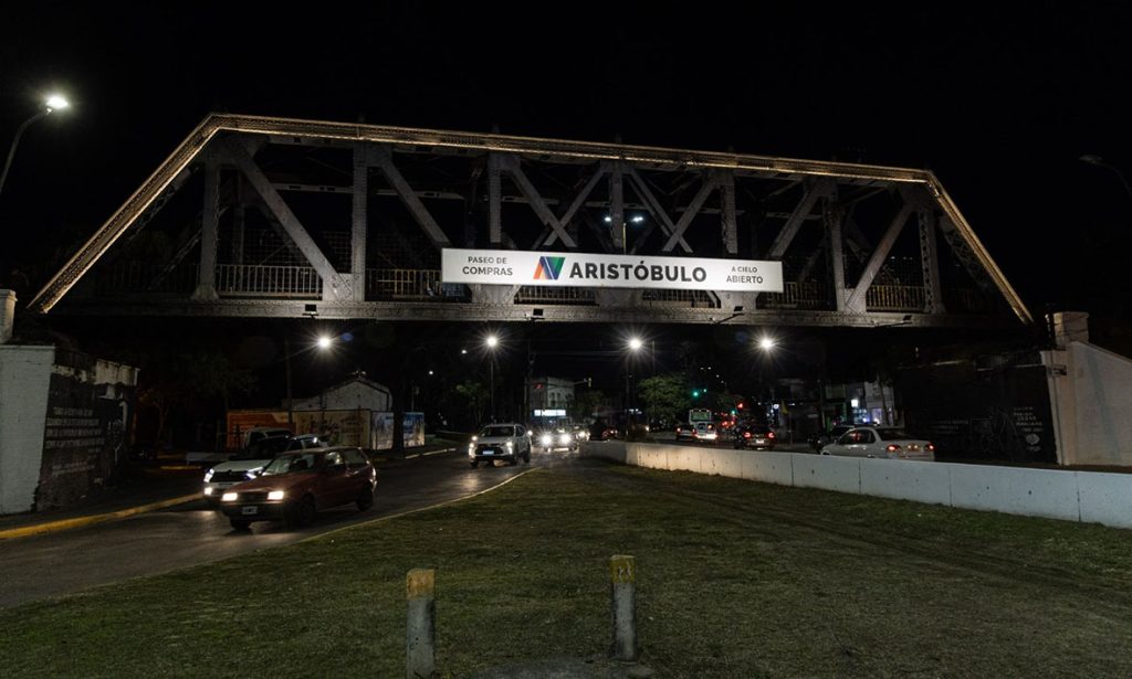 Se inauguró la nueva iluminación del Puente Negro ubicado en avenida Aristóbulo del Valle de la ciudad de Santa Fe