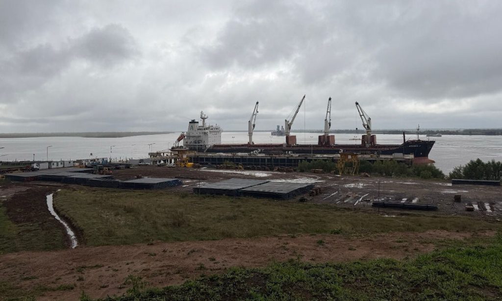 Desde el muelle de la Zona Franca Santafesina, se concretó la exportación de 30 mil toneladas de acero producido 100% en la provincia