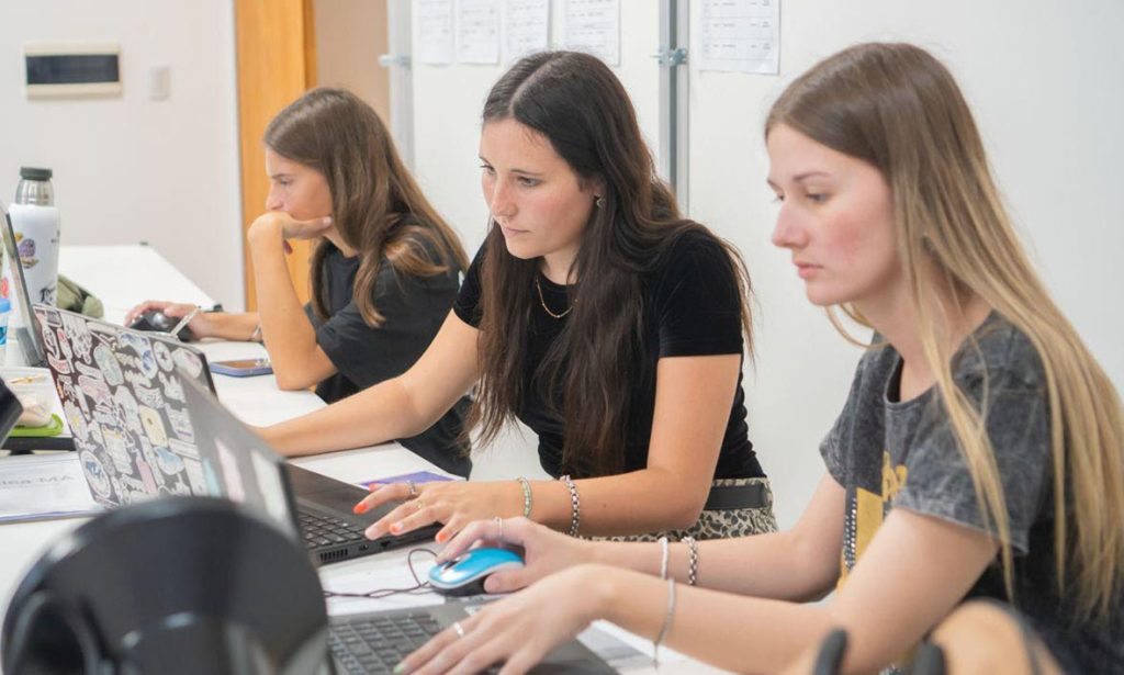 Se lanzó por primera vez una capacitación simultánea en los 37 Puntos Violeta de la provincia de Santa Fe
