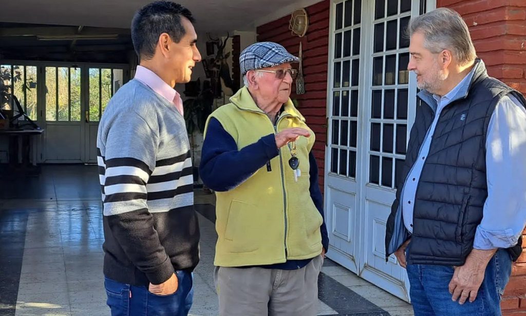 El diputado nacional Roberto Mirabella visitó instituciones y obras que se realizan en Ramayón