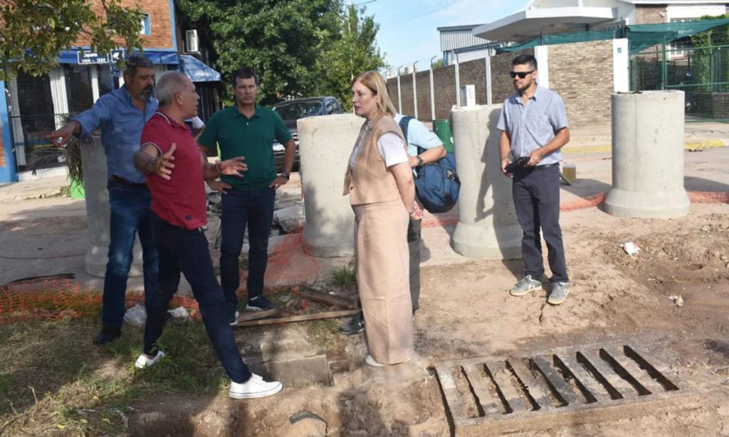 La vicegobernadora y el ministro de Obras Públicas visitaron Coronda para analizar proyectos presentados por el municipio