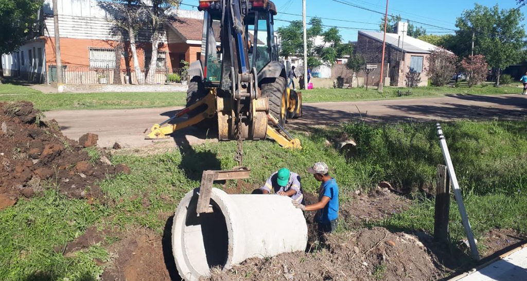 En Recreo se colocaron tubos de desagües y se construyeron sesenta metros más de vereda