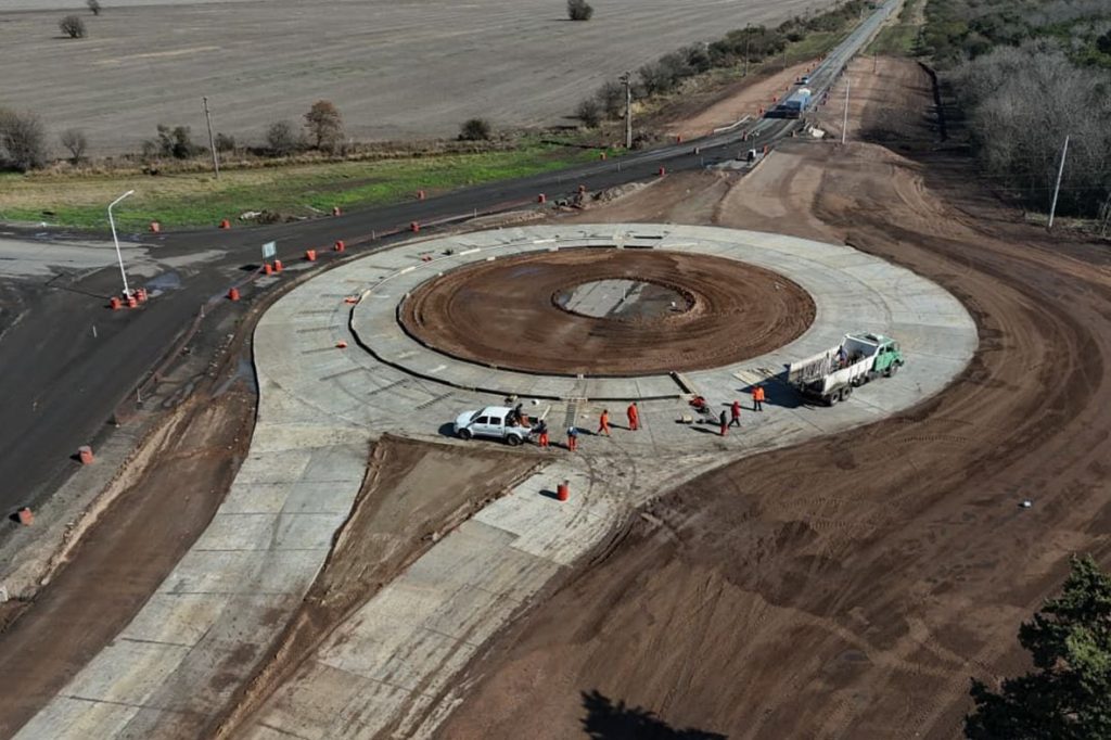 El gobierno santafesino construye dos nuevas rotondas para mejorar la seguridad vial en la Ruta Provincial N° 4