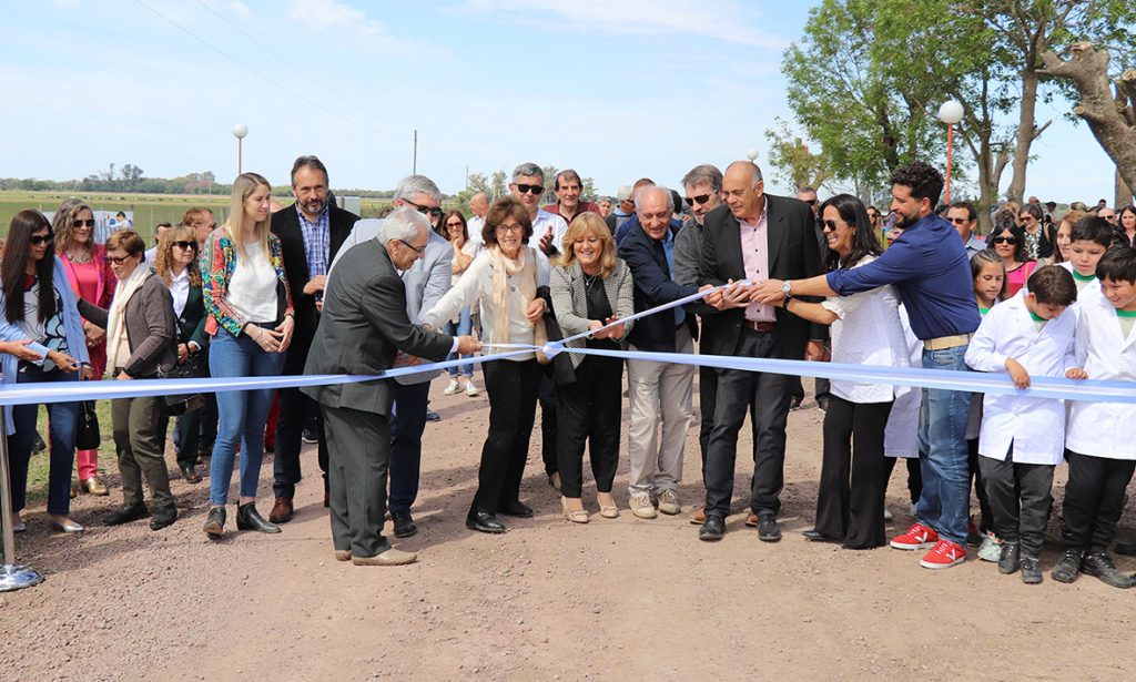 Se inauguró la mejora del camino rural en La Penca y Caraguatá para beneficio de alumnos, docentes y productores