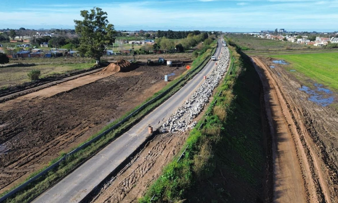 Continúan los trabajos de reconstrucción de la Ruta Provincial N° 21 que es un corredor clave para la salida de exportaciones
