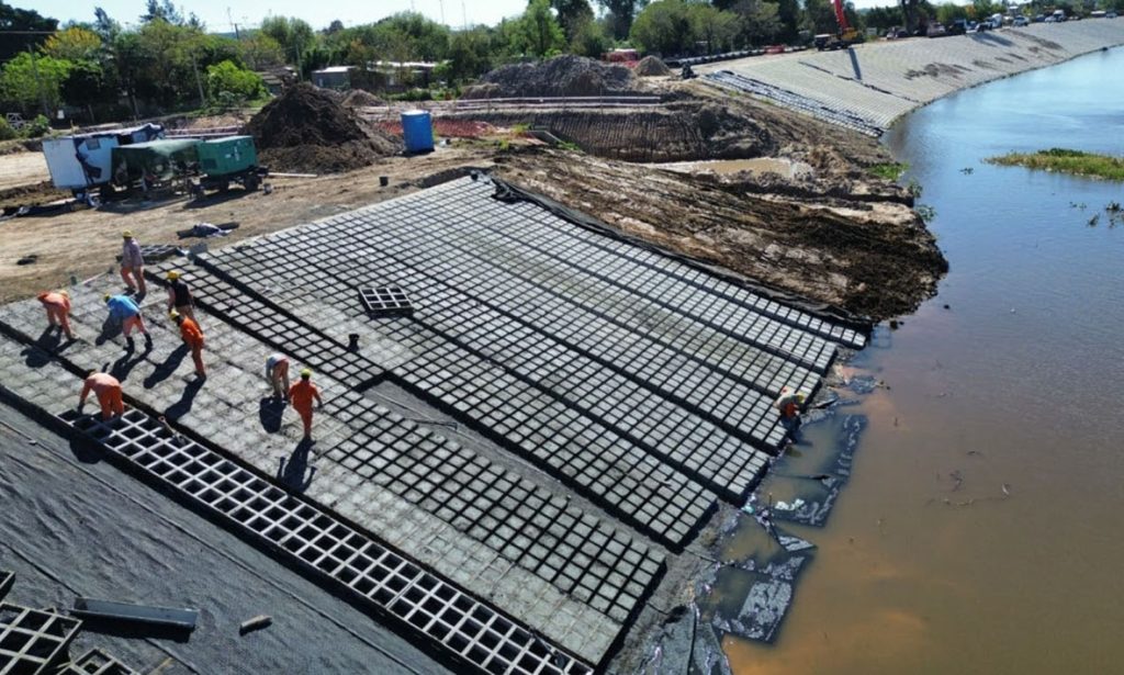 En San Javier continúan los trabajos de una obra clave para proteger la ciudad y estabilizar las barrancas