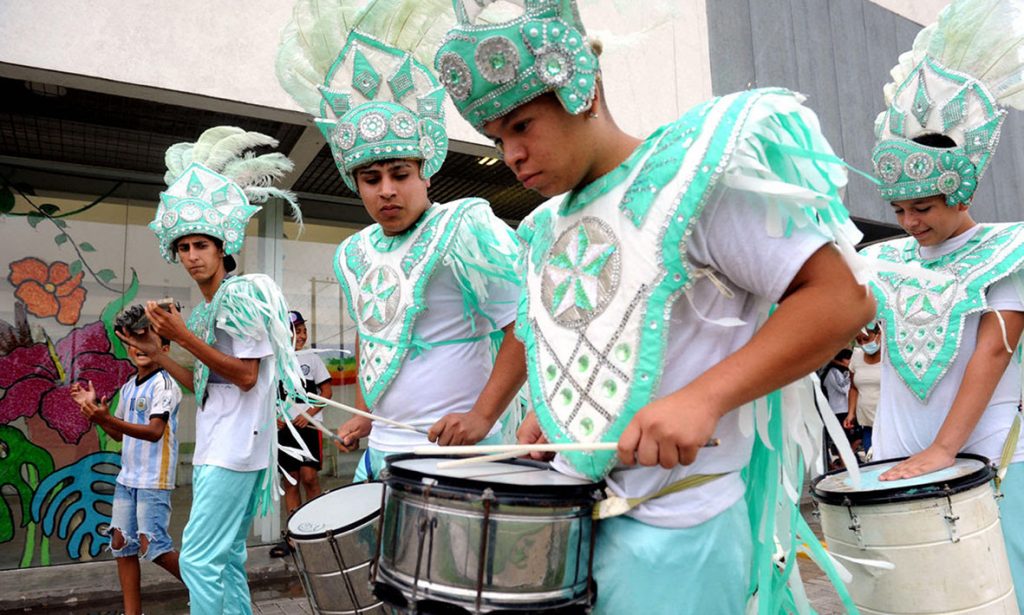 Las Estaciones Municipales de la ciudad de Santa Fe cerraron el verano a puro carnaval