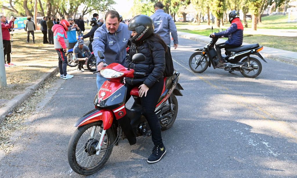 En la ciudad de Santa Fe se realizó una Clínica de Conducción Segura de Motos