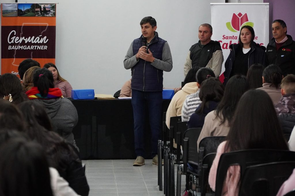 La Comuna de Santa Rosa de Calchines entregó unas 142 becas estudiantiles