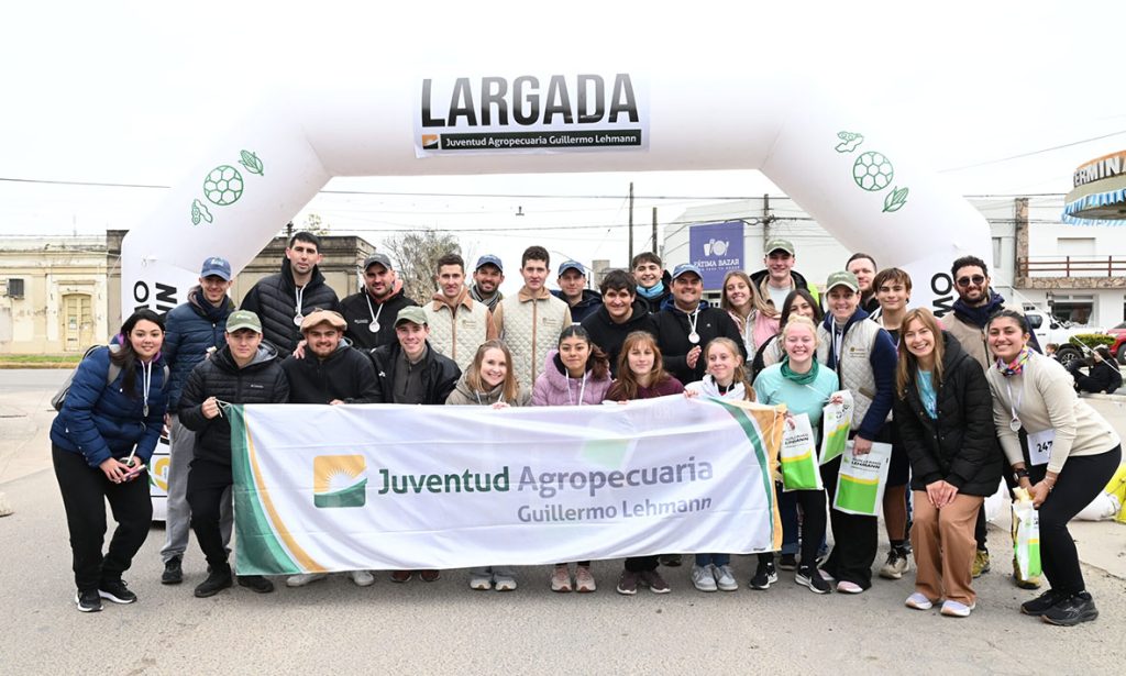 La localidad de Sarmiento corrió por el cooperativismo en una jornada de salud e integración