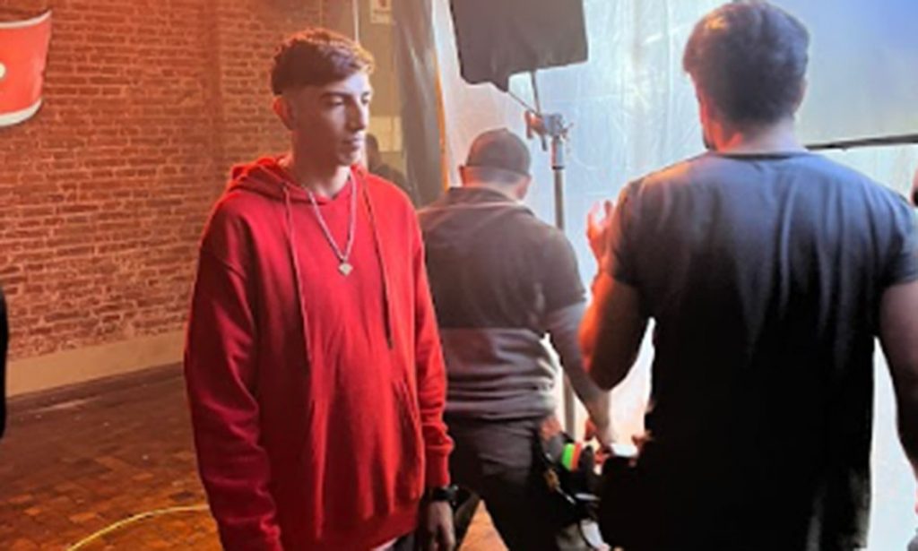 Stuart contó su experiencia de grabar el nuevo comercial de Cerveza Santa Fe