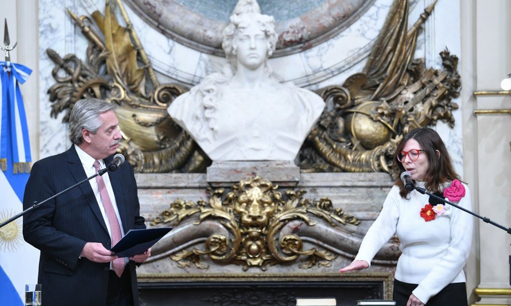 El presidente Alberto Fernández le tomó juramento a la nueva ministra de Economía, Silvina Batakis