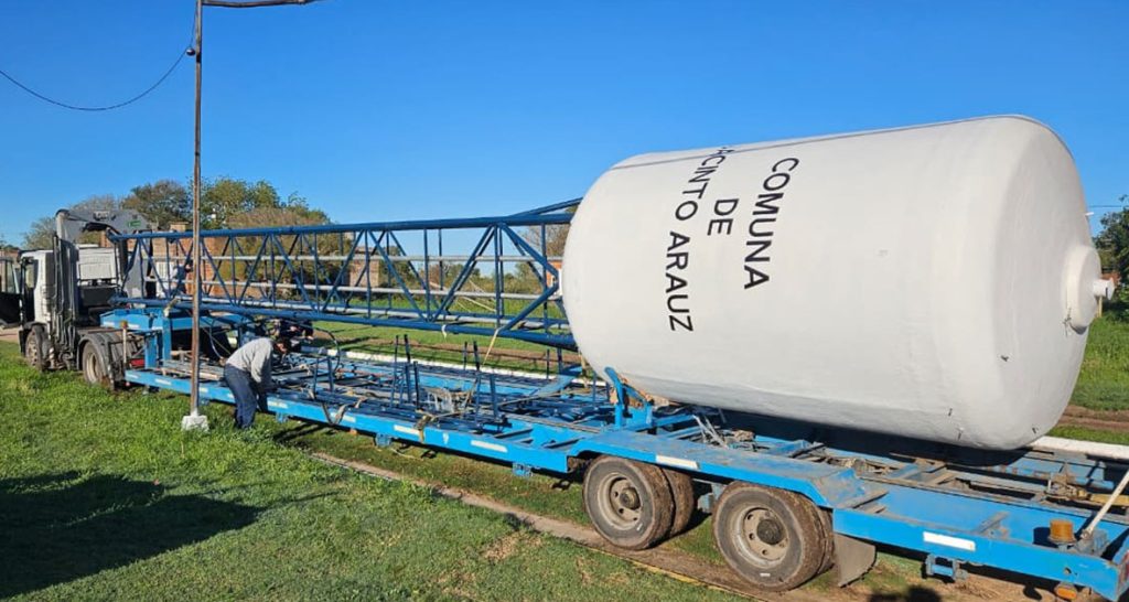 Instalaron un nuevo tanque elevado para mejorar el servicio de agua potable en Jacinto L. Arauz
