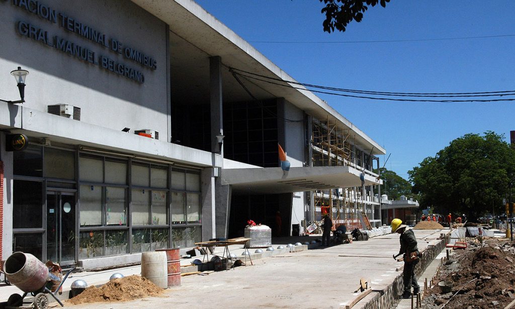 La remodelación de la Terminal de Ómnibus de Santa Fe avanza dentro del edificio y en el exterior