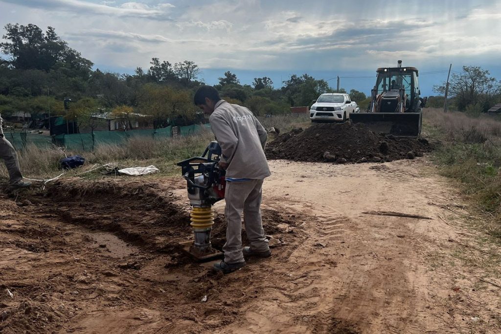 El Gobierno provincial reparó el socavón que presentaba el terraplén Garello en Colastiné Norte