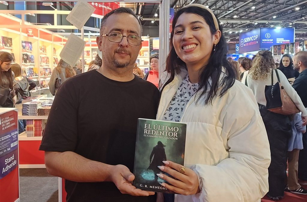 El santafesino Gerardo R. Meneghetti presentó en la FILBA el primer tomo de El Último Redentor