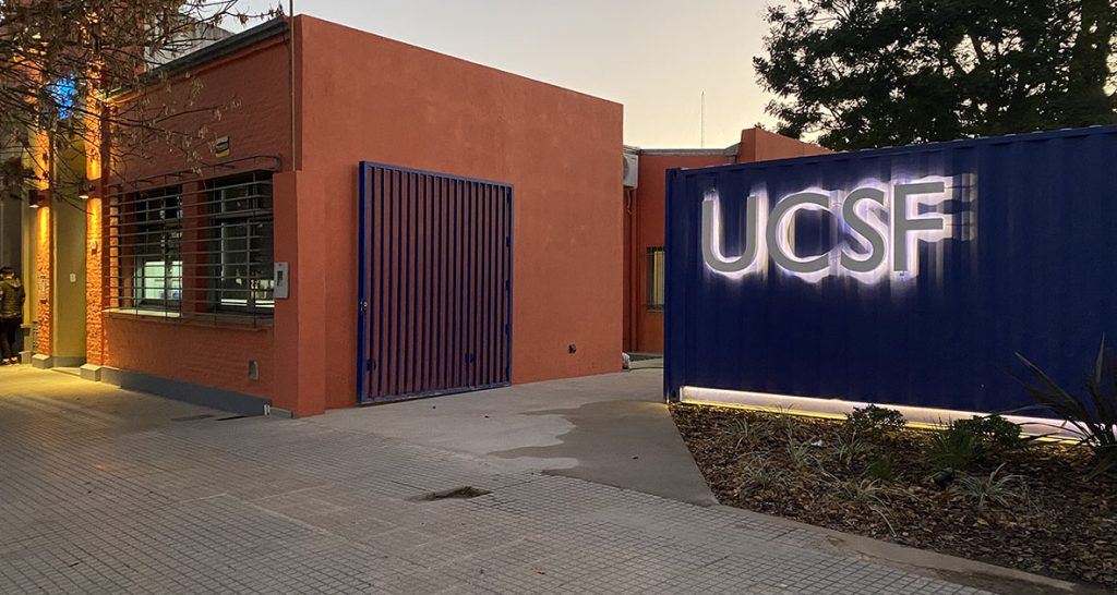 La Universidad Católica de Santa Fe firmó un convenio para poner en marcha el programa Primer Empleo