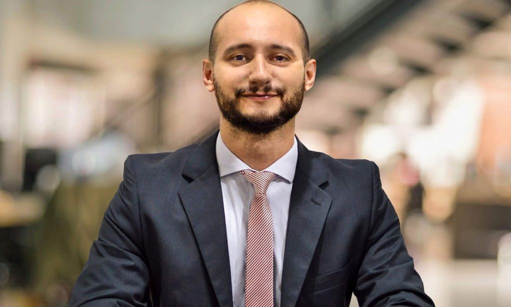 Un docente reconquistense fue premiado en un importante concurso internacional de Derecho