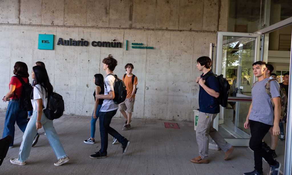 Más de 11.000 personas se anotaron a carreras presenciales de la Universidad Nacional del Litoral