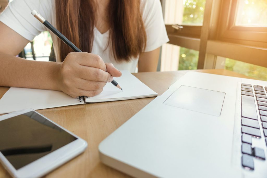 Está abierta la inscripción a los cursos de Idiomas UNL para el verano 2026