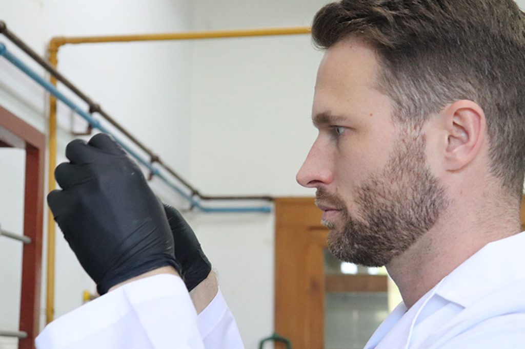 Premian a un docente de la UNL por tesis doctoral sobre innovaciones para tratar el Alzheimer