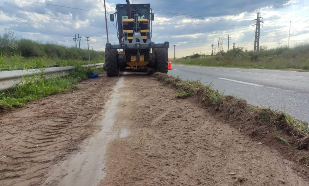 Prosiguen las tareas de Vialidad Nacional en la Circunvalación Oeste de la ciudad de Santa Fe