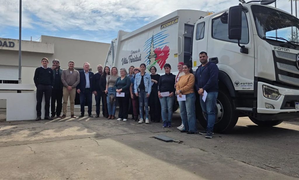 La localidad de Villa Trinidad incorporó un nuevo camión recolector de residuos