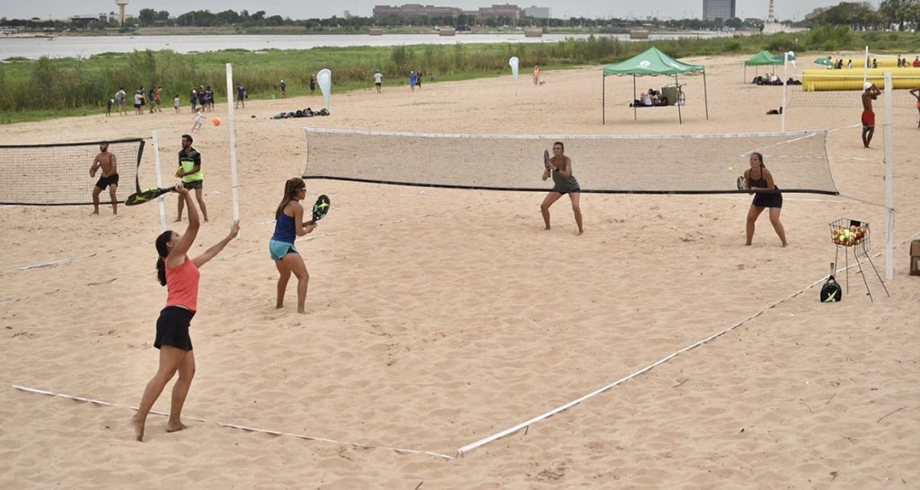 Los deportes de playa se pueden practicar durante todo el año en la ciudad de Santa Fe