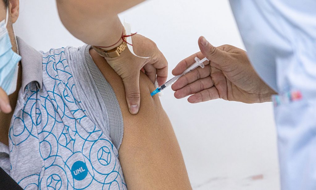 Hasta el jueves 29 de septiembre continúa la atención del vacunatorio UNL en la Facultad de Ciencias Jurídicas