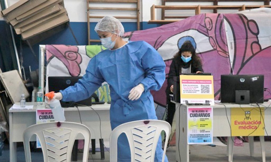 Coronavirus: confirmaron 59 muertes y 2.073 contagios, la cifra más baja en más de un año