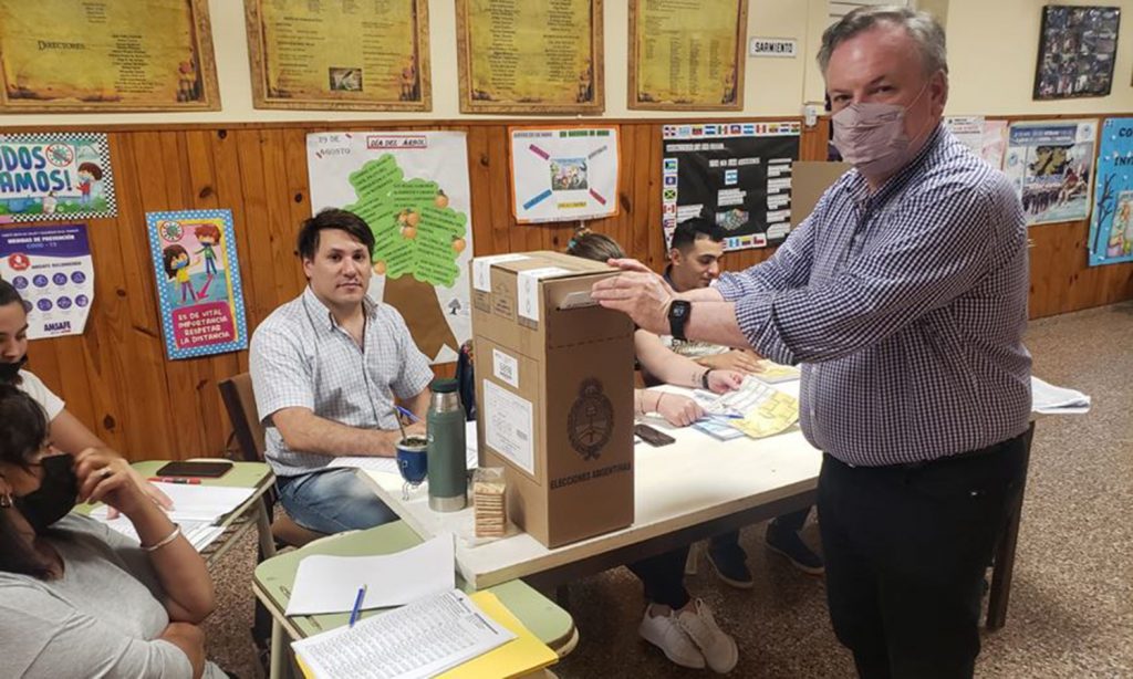 Felipe Michlig votó en Ambrosetti: resaltó el trabajo en equipo y de los jóvenes a nivel Departamental