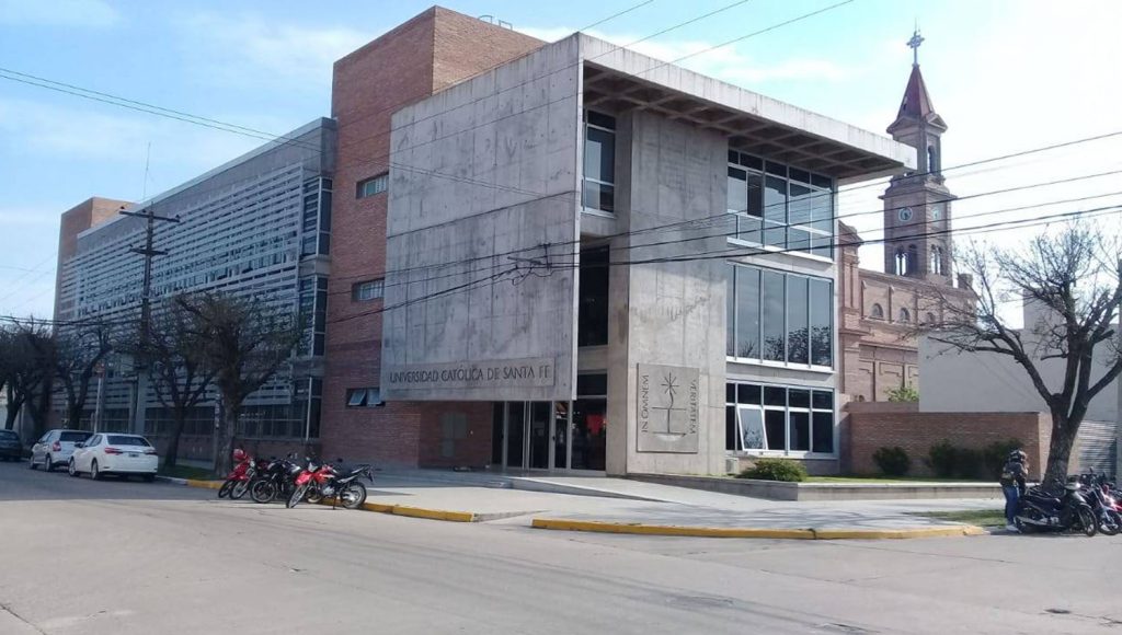 Capacitación en liderazgo, control de gestión y ventas integrales, cursos de la UCSF Reconquista
