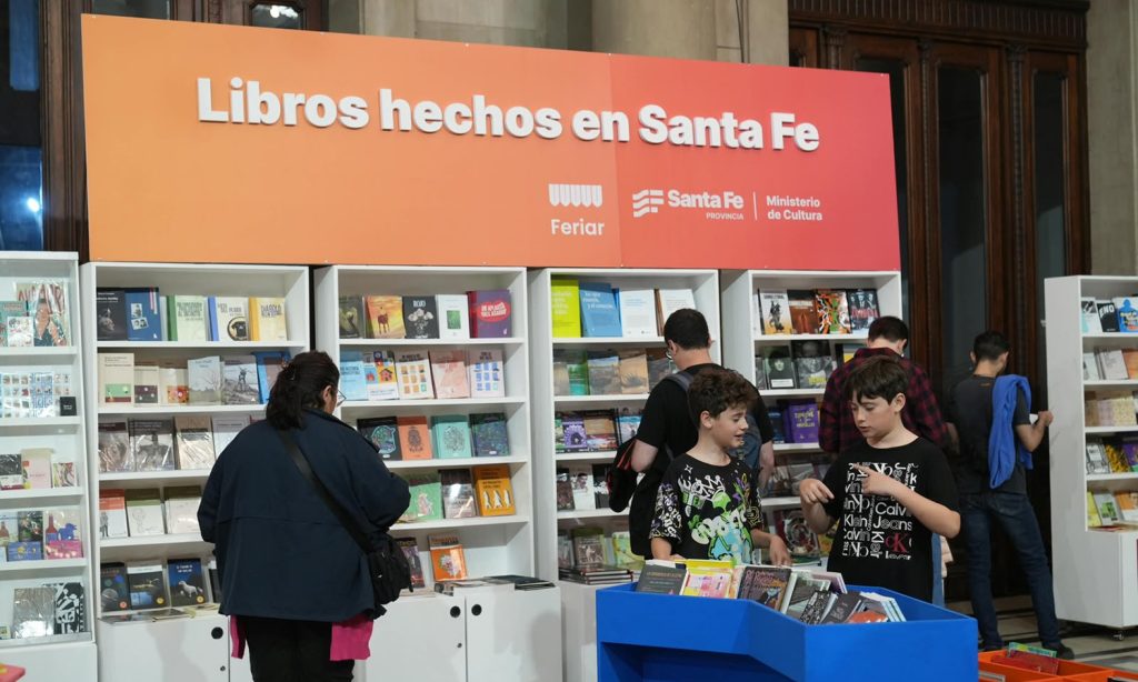 La Feria del Libro de Santa Fe inauguró su 32ª edición, con más de 90 actividades en agenda